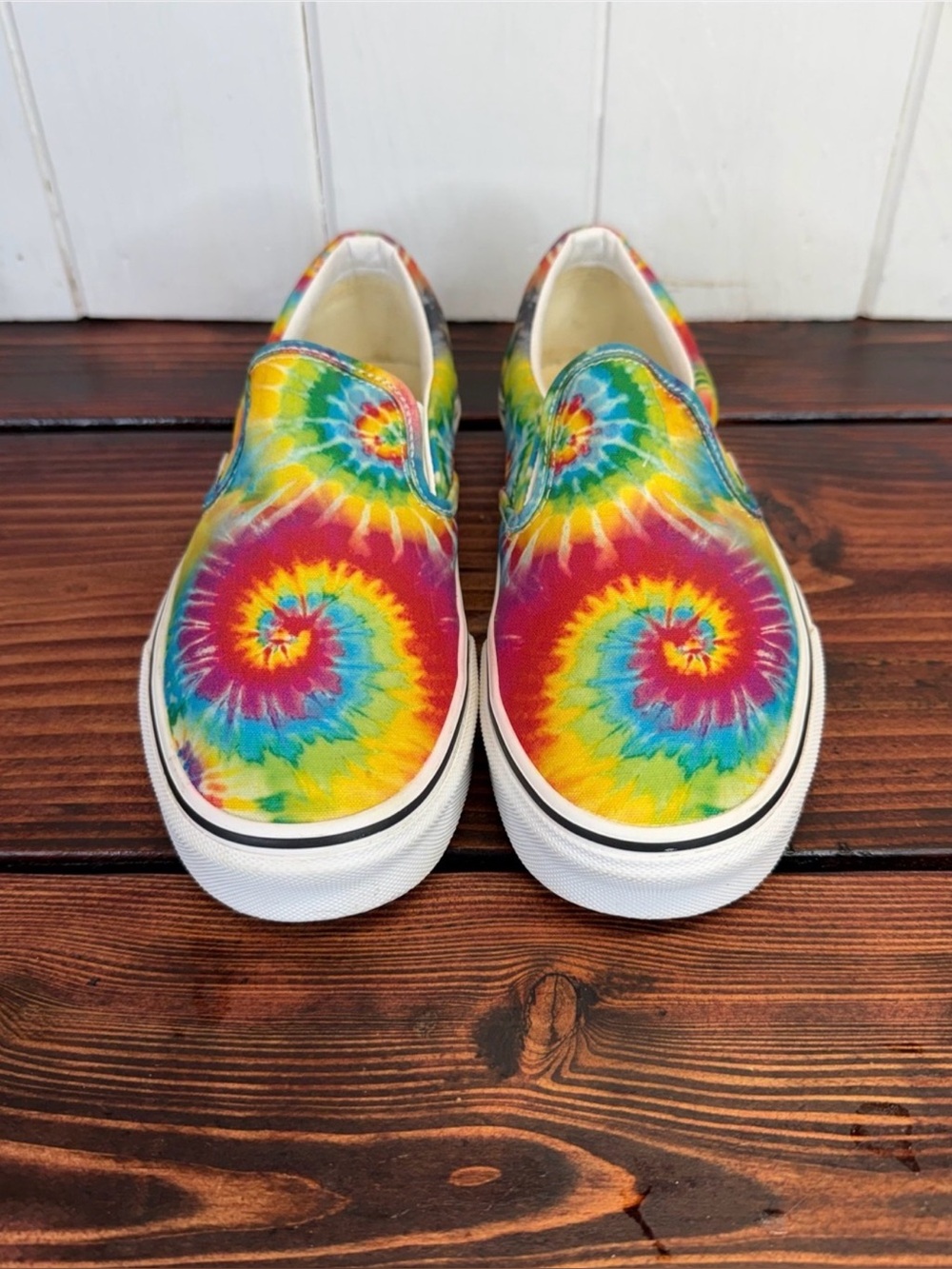 Vans Classic Slip-On Tie-Dye Rainbow Sneakers Women’s 9.5 / Men’s 8